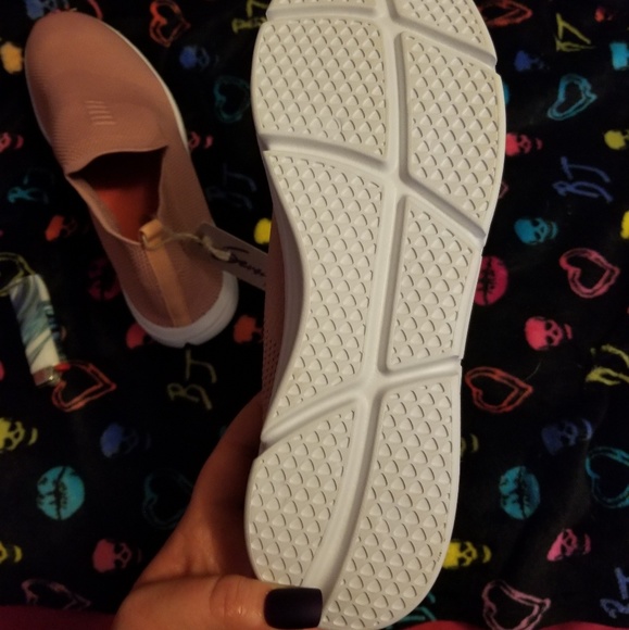 Brand new slip on shoes.....Soooo comfy!! - Picture 4 of 4